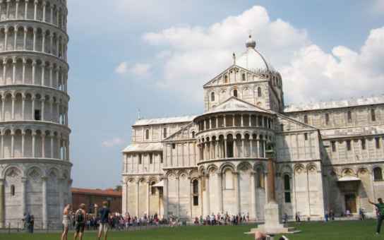 Essential Pisa: Famous Sights and Local Secrets