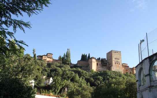 Essential Granada: Famous Sights & Local Secrets