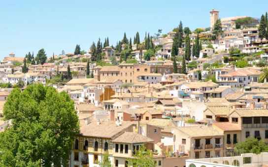 Your Perfect First Day in Granada: Streets, Stories & Local Know-How