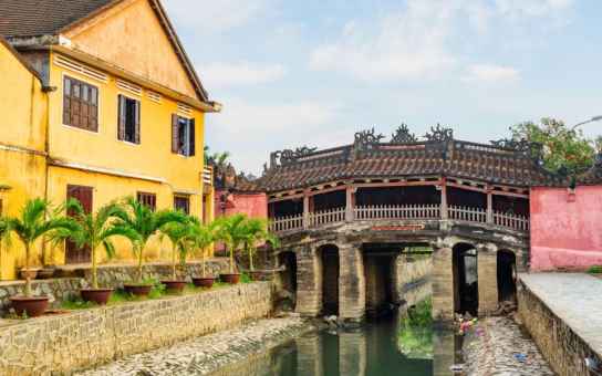 Your First Day in Hoi An: Lanterns, River Life & Local Flow