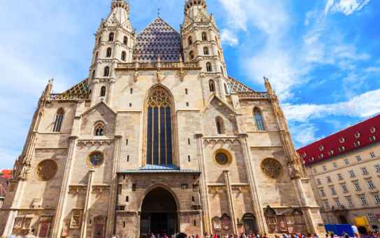 Your First Day in Vienna: Landmarks, Tips & Local Streets