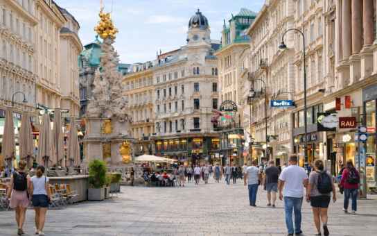 Your First Day in Vienna: Landmarks, Local Streets & Orientation