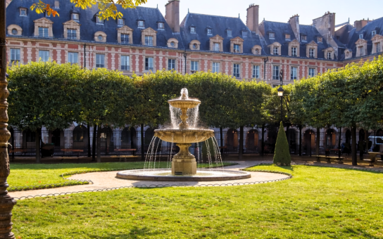 Your Paris Kickstart: A Personalized 2-Hour Experience