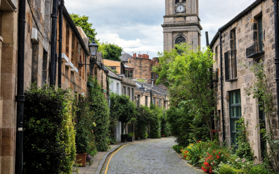 Your Edinburgh Kickstart: A Personalized 2-Hour Experience