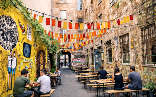 Your Berlin Kickstart: A Personalized 2-Hour Experience