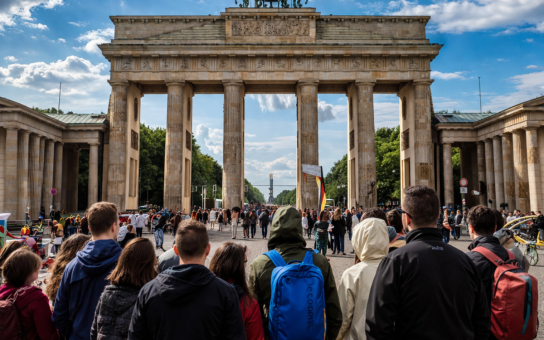 Your Berlin Kickstart: A Personalized 2-Hour Experience