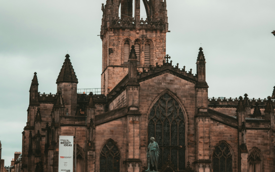 Edinburgh Your Way: A Personalized 4-Hour Exploration