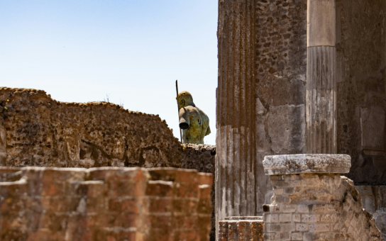 Personalized Naples Half-Day Experience with Local Host