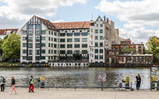 Personalized Berlin Half-Day Experience with Local Host