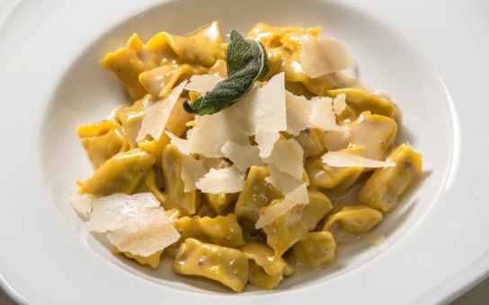 Turin Local Flavors & Hidden Gems: Cafés, Chocolate & Piedmont