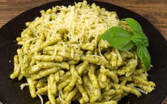 Genoa Local Flavors & Hidden Gems: Pesto, Ports & Caruggi