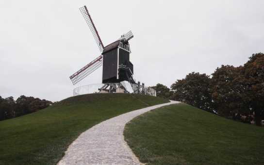 Canals, Cobblestones & Courtyards: A Fairytale Bruges Escape