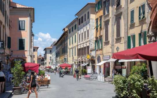 Essential Pisa: Famous Sights and Local Secrets