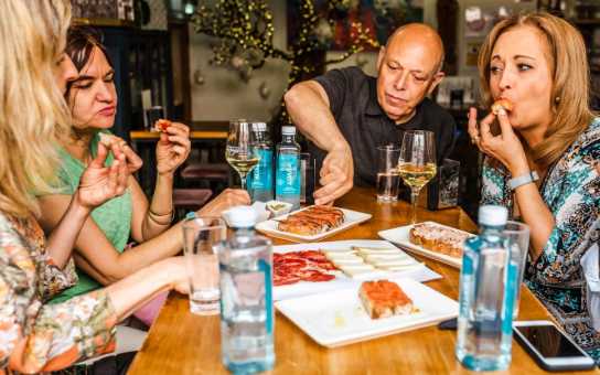 Essential Granada: Famous Sights & Local Secrets