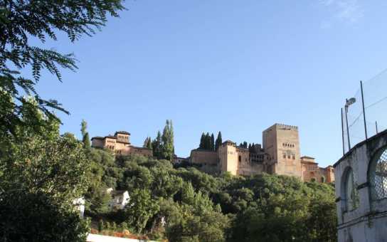 Essential Granada: Famous Sights & Local Secrets