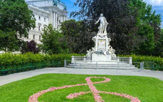 Essential Vienna: Famous Sights & Local Secrets