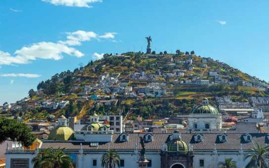 Your First Day in Quito: Old Town, Andes & Local Rhythm