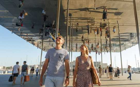 Your Perfect First Day in Marseille: Harbor, Streets & Everyday Life