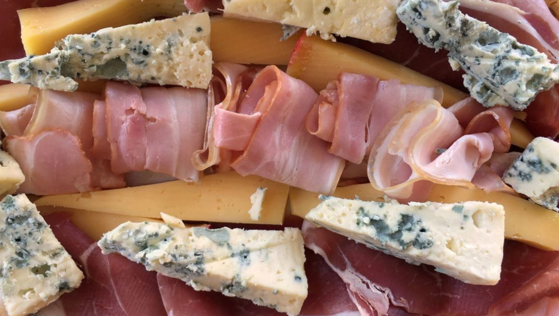 food,ingredient,cheese,dairy product,meat,recipe,blue cheese,delicacy,processed cheese,sheep milk cheese,gorgonzola