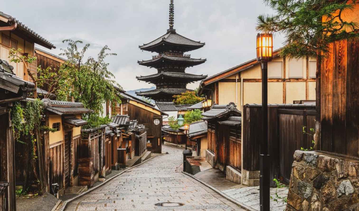 View of Yasaka Pagoda on a traditional Kyoto street.