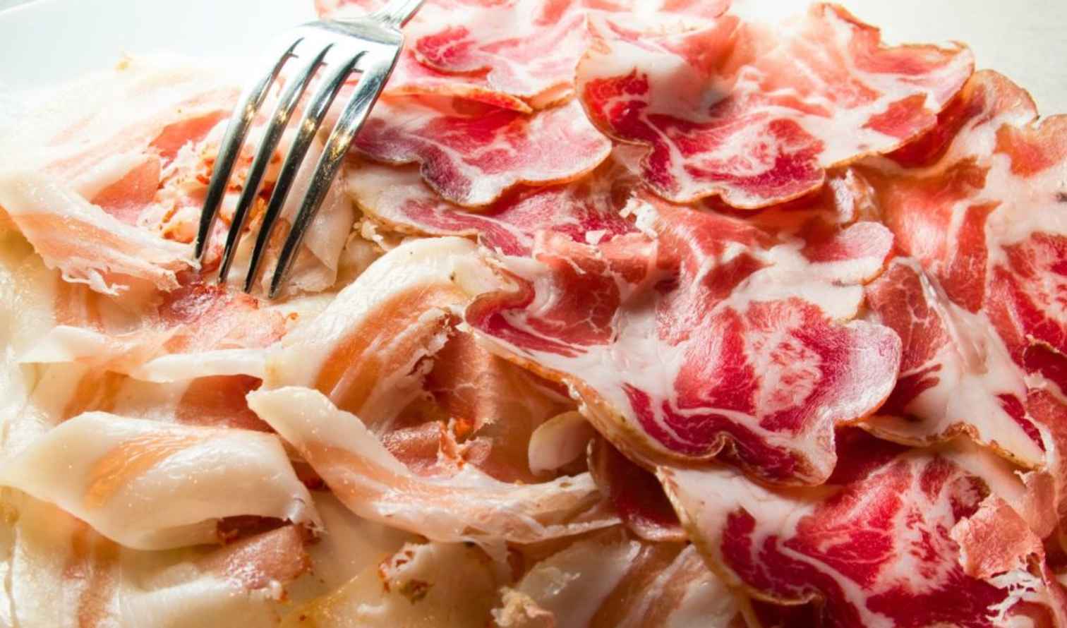 food,ingredient,meat,prosciutto,salumi,bayonne ham,pork,jamón serrano,recipe,jamón,lunch meat,salt-cured meat,animal fat,flesh,capocollo,beef
