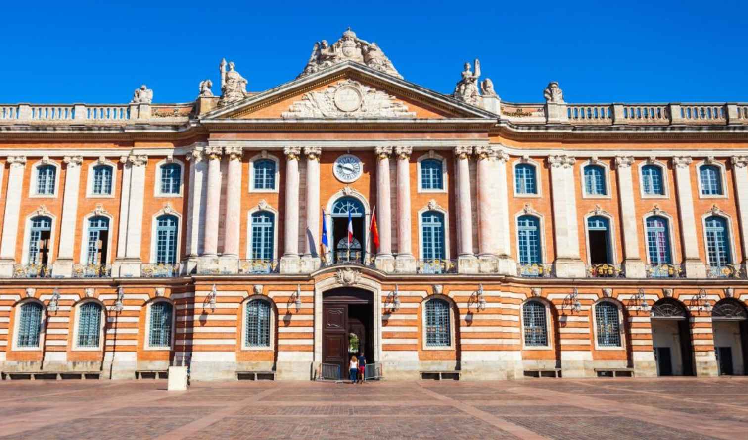 Front view of Capitole de Toulouse in Toulouse, France.