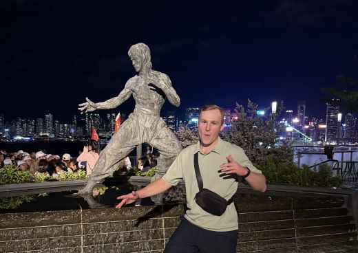 A Night Under the City Lights with a Legendary Stance