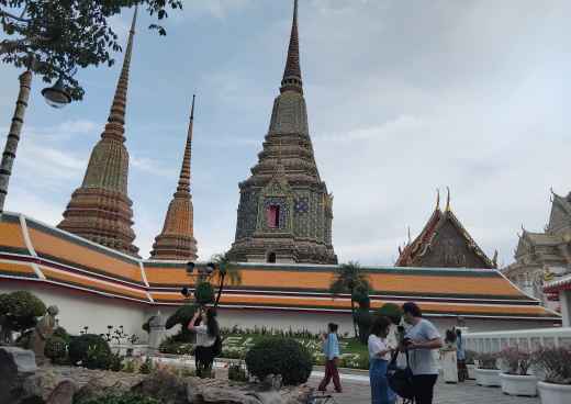 Wonders of Wat Pho: A Serene Encounter