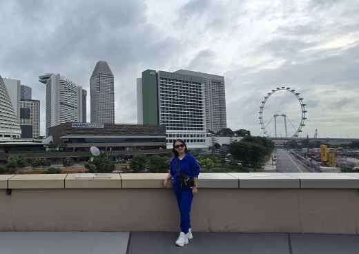 Skyline Serenity: A Vibrant Encounter