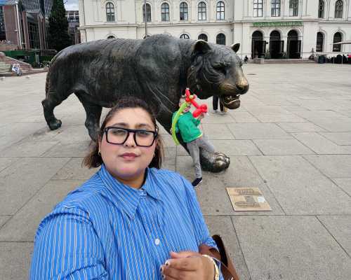 Stripes and Statues: A Day in the Vibrant Square