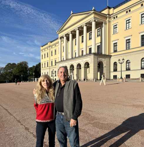 A Stroll by the Royal Residence