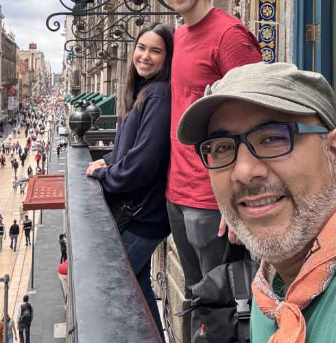 City Smiles and Balcony Vibes