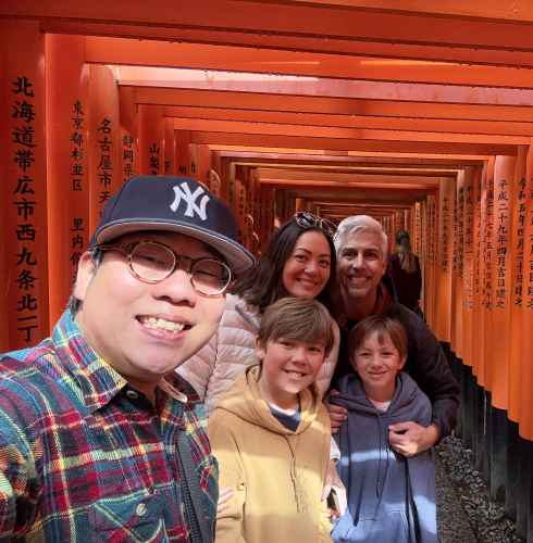 Capturing Joy: A Serendipitous Smile at the Fushimi Inari Shrine