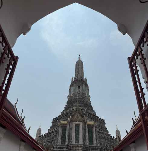 Gateway to Serenity: A Majestic Towering View