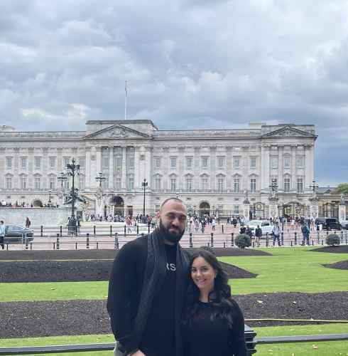 A Royal Encounter: Moments in Front of Buckingham Palace