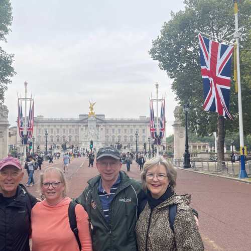Across the Pond: A Joyful Stroll by Buckingham