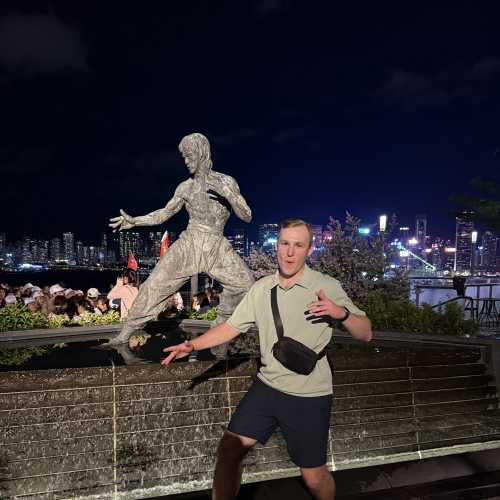 A Night Under the City Lights with a Legendary Stance