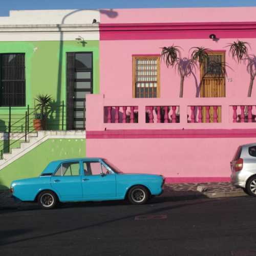 Retro Charm in a Kaleidoscope Setting