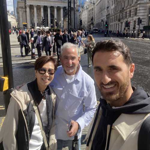 Capturing Memories in Front of Historic Beauty