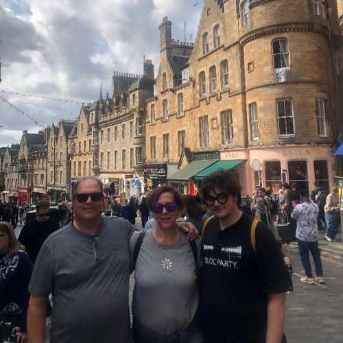 Castle-Views and Family Adventures