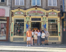 Charming Moments at Á Pérola do Bolhão Café