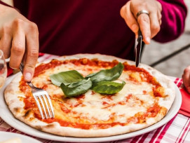 Must Eat Foods In Naples And Where To Eat Them