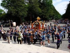 Experience the Hokkaido Shrine Festival Experience the Hokkaido Shrine Festival
