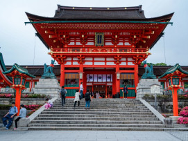 Embrace Kyoto's many temples and sanctuaries Embrace Kyoto's many temples and sanctuaries