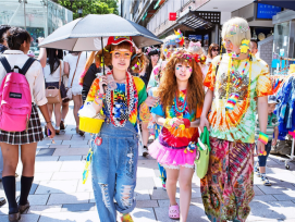 Takeshita Street in Harajuku Takeshita Street in Harajuku