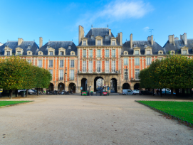 Take a trip to Places des Vosges in Paris