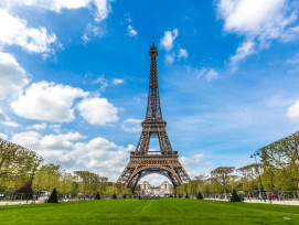 The Eiffel Tower is worth visiting on your one day in P