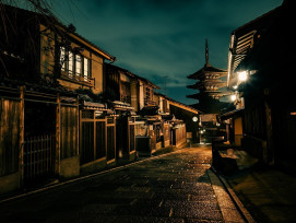 Recreation of 1920s Osaka street in the Takimi Koji basement with wooden storefront. Image by Kanenori from Pixabay. Recreation of 1920s Osaka street in the Takimi Koji basement with wooden storefront. Image by Kanenori from Pixabay.