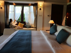 Elegant modern hotel room at the Ritz Carlton Osaka Photo by Huy on Unsplash Elegant modern hotel room at the Ritz Carlton Osaka Photo by Huy on Unsplash