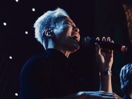 Live music performance in intimate venue Image by Lương Đạt Nguyễn from Pixabay Live music performance in intimate venue Image by Lương Đạt Nguyễn from Pixabay
